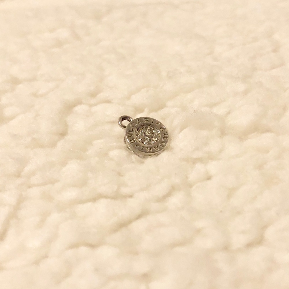 Authentic bvlgari onix and diamond pendant